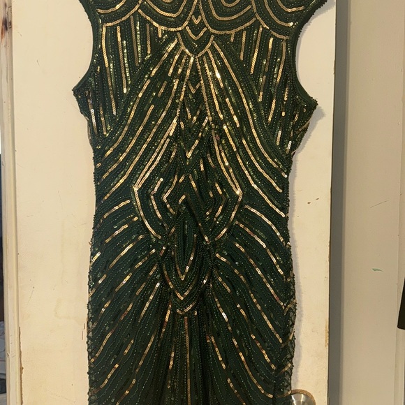 Elegant Green Sequin Dress - Picture 4 of 5